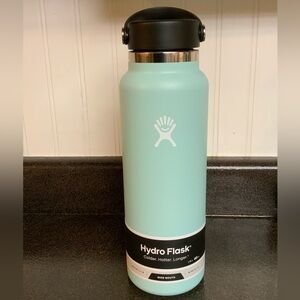 Hydro Flask Wide Mouth in Spearmint 40 0z